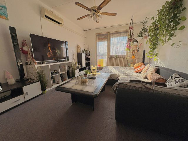 Eladó panellakás, Budapesten, XV. kerületben, Páskomliget utcában