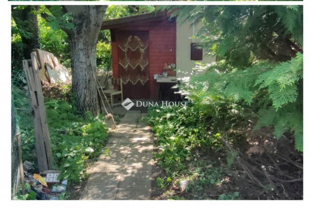 Eladó nyaraló, Bicskén 25 M Ft, 2 szobás / költözzbe.hu