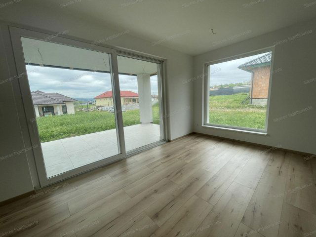 Eladó családi ház, Környén 154.6 M Ft, 4+1 szobás