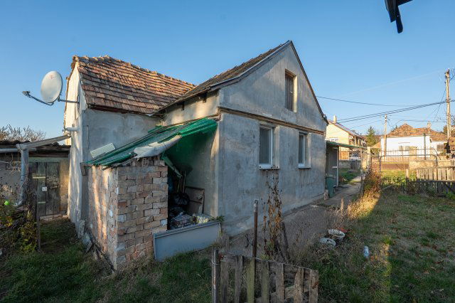 Eladó családi ház, Vértesszőlősön 39.99 M Ft, 3 szobás