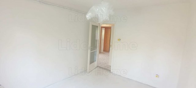 Eladó családi ház, Keszthelyen 109.9 M Ft, 6 szobás