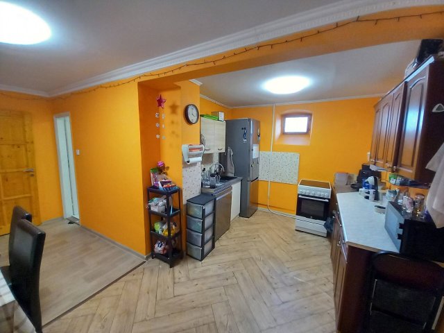 Eladó családi ház, Törökszentmiklóson 26.5 M Ft, 2 szobás