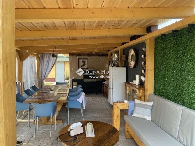 Eladó családi ház, Dunaharasztin 97.9 M Ft, 2 szobás