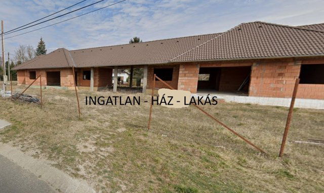 Eladó ikerház, Veresegyházon 119.99 M Ft, 10 szobás