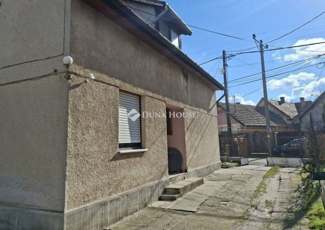 Eladó családi ház, Budapesten, XVII. kerületben 80 M Ft