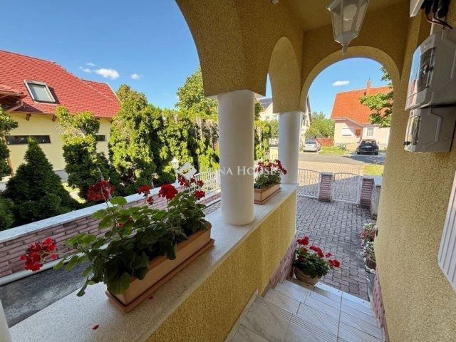 Eladó családi ház, Szombathelyen 148 M Ft, 5+1 szobás