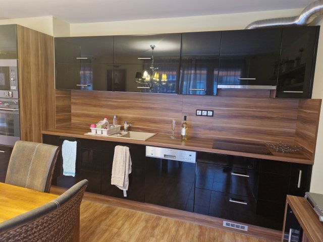 Eladó téglalakás, Szegeden 135 M Ft, 5 szobás