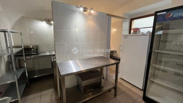 Eladó üzlethelyiség, Szombathelyen 39.4 M Ft