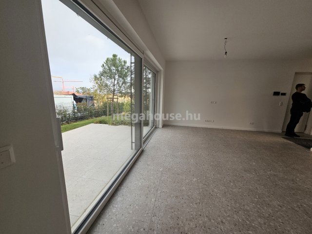 Eladó téglalakás, Budapesten, XI. kerületben, Zsázsa utcában