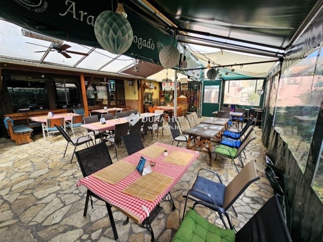 Eladó családi ház, Pilisvörösváron 199 M Ft, 13 szobás