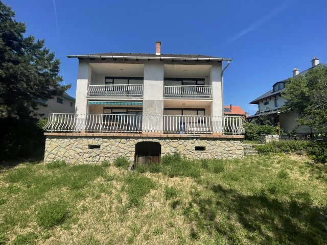 Eladó családi ház, Alsóörsön, Barátság utcában 159 M Ft