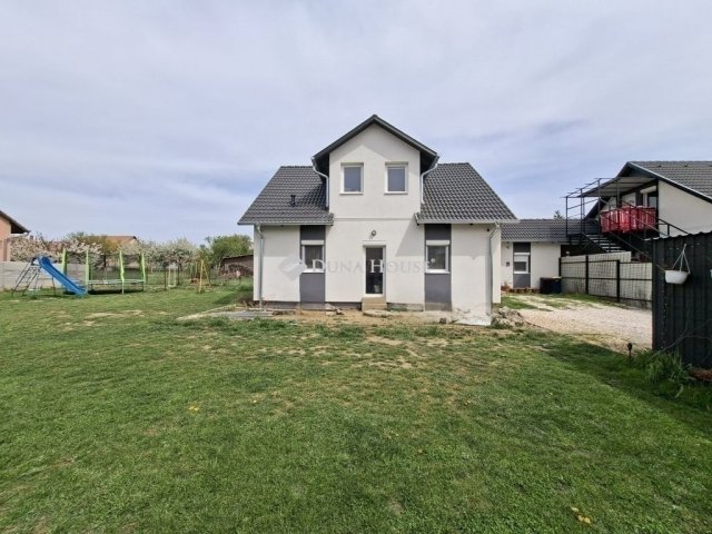 Eladó ikerház, Gyömrőn 99 M Ft, 3 szobás / költözzbe.hu