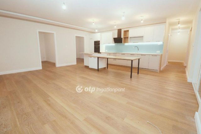 Eladó téglalakás, Zamárdiban 237 M Ft, 3 szobás