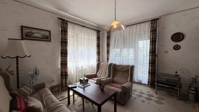 Eladó családi ház, Hévízen 63 M Ft, 4 szobás