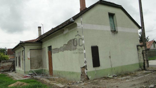 Eladó családi ház, Nagykőrösön 23.5 M Ft, 6 szobás