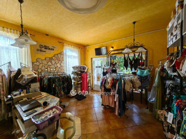 Eladó üzlethelyiség, Kisújszálláson 99 M Ft