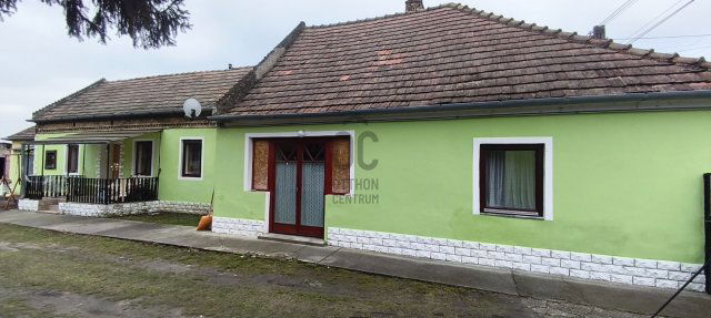Eladó családi ház, Devecseren 33.9 M Ft, 4 szobás