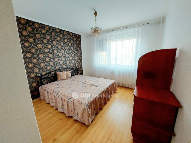 Kiadó panellakás, albérlet, Miskolcon 120 E Ft / hó, 2 szobás