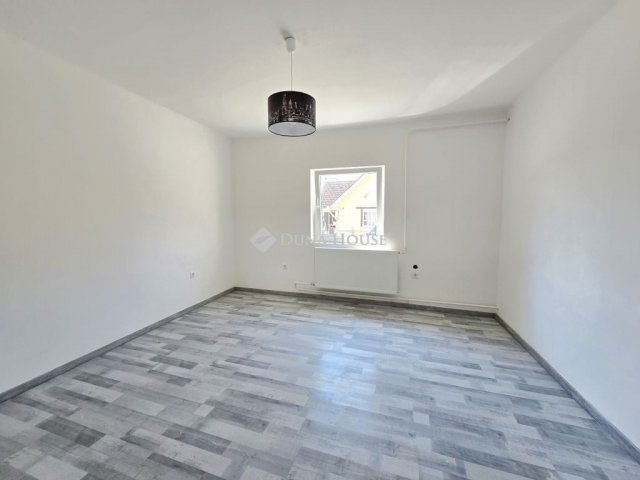 Eladó családi ház, Siklóson 36.9 M Ft, 3 szobás