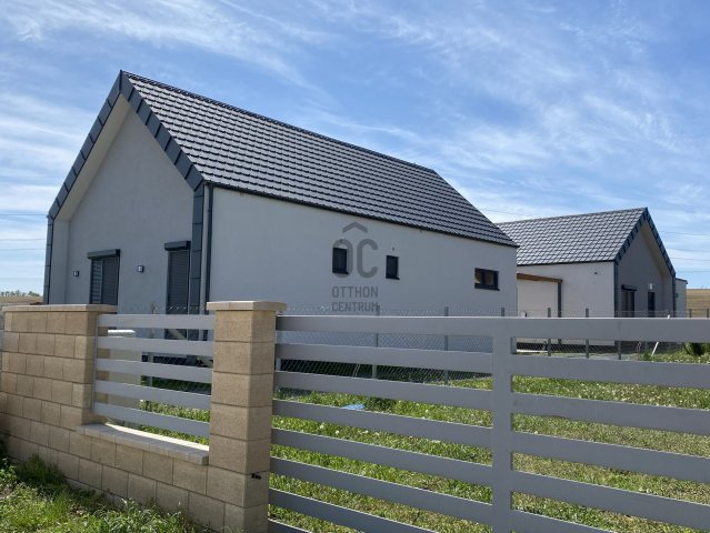 Eladó ikerház, Tordason 87 M Ft, 4 szobás / költözzbe.hu