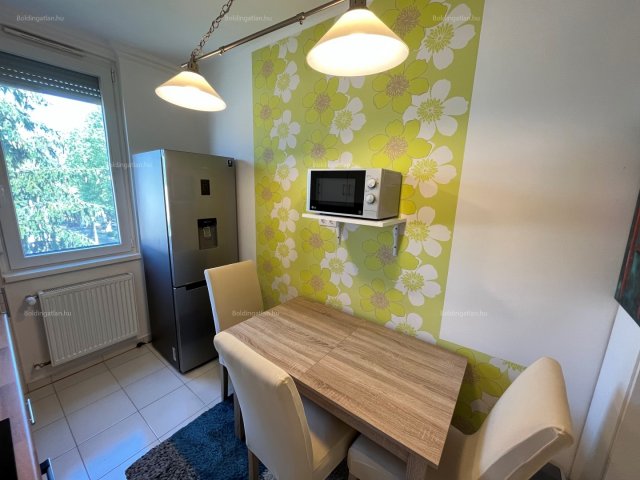 Kiadó téglalakás, albérlet, Kaposváron, Petőfi utcában