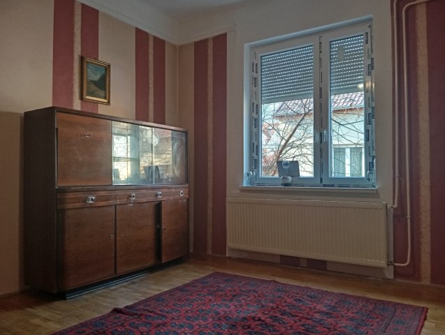 Eladó téglalakás, Budapesten, XX. kerületben, Dobos utcában