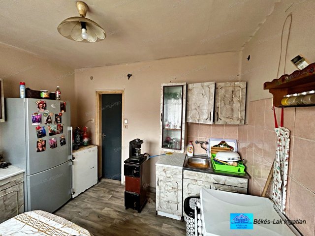 Eladó családi ház, Köröstarcsán 7 M Ft, 2 szobás