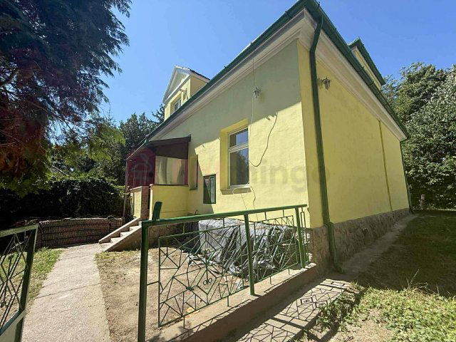 Eladó családi ház, Pécsett, Buzsáki Imre utcában 43.5 M Ft
