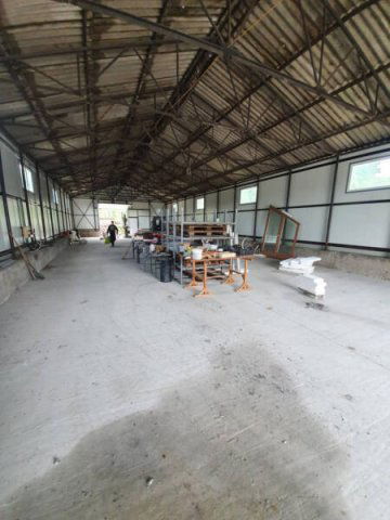 Kiadó ipari ingatlan, Esztergomban 500 E Ft / hó