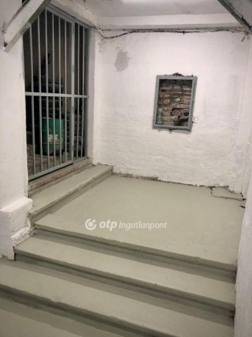 Eladó ipari ingatlan, Budapesten, IX. kerületben 10.9 M Ft