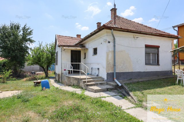 Eladó családi ház, Érden 66 M Ft, 2 szobás