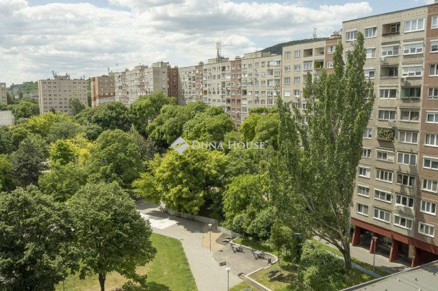 Eladó panellakás, Budapesten, III. kerületben 72.9 M Ft, 3 szobás