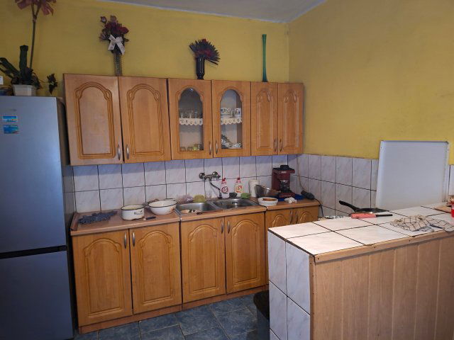 Eladó családi ház, Nován 17.5 M Ft, 2 szobás