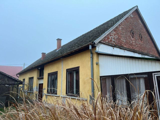 Eladó családi ház, Bólyban 24.8 M Ft, 2 szobás