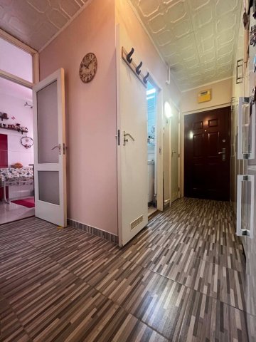 Eladó panellakás, Pécsett, Csikor Kálmán utcában 44.9 M Ft