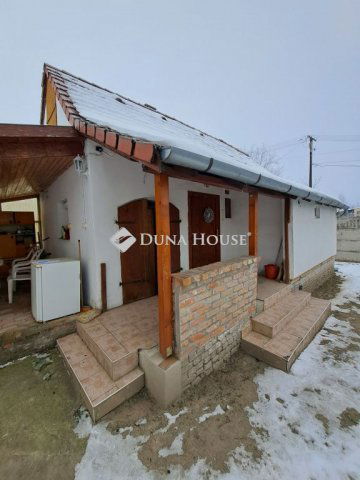 Eladó családi ház, Dávodon 12 M Ft, 2 szobás