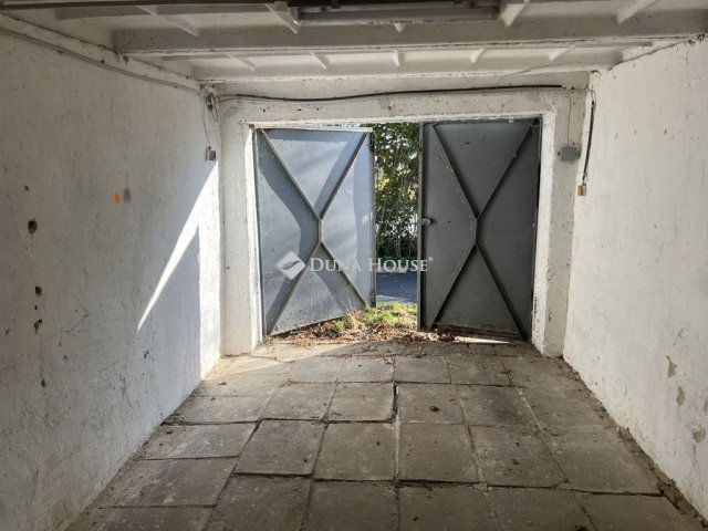 Eladó garázs, Várpalotán 7.5 M Ft / költözzbe.hu