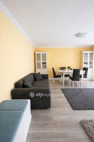 Eladó téglalakás, Egerben 83.9 M Ft, 2+1 szobás