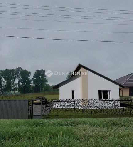 Eladó családi ház, Hernádon 79.99 M Ft, 4 szobás