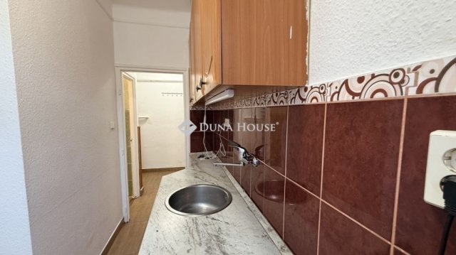 Eladó téglalakás, Budapesten, IV. kerületben 49.9 M Ft, 1 szobás