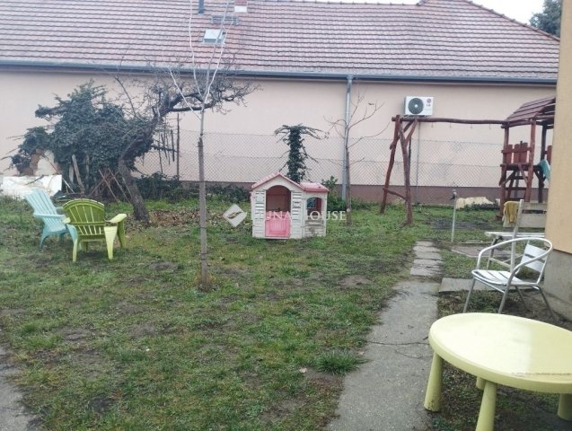 Eladó családi ház, Székesfehérvárott 74 M Ft, 3 szobás