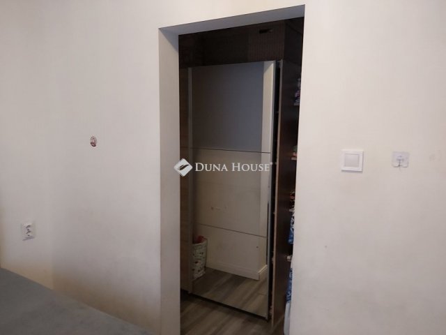 Eladó családi ház, Budapesten, XX. kerületben 65 M Ft, 3 szobás