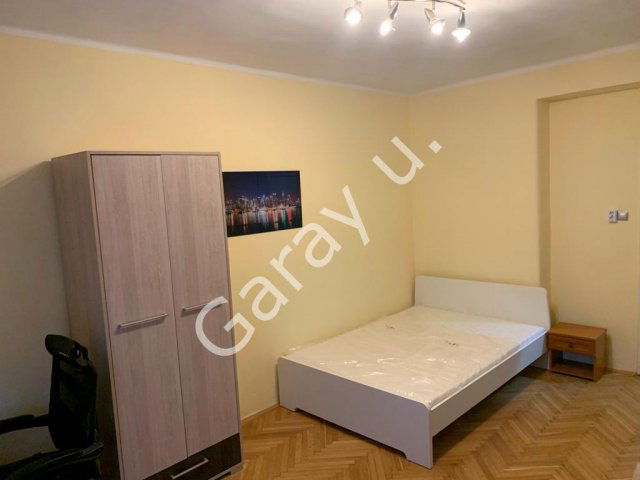 Eladó téglalakás, Pécsett, Garay utcában 39 M Ft, 1 szobás