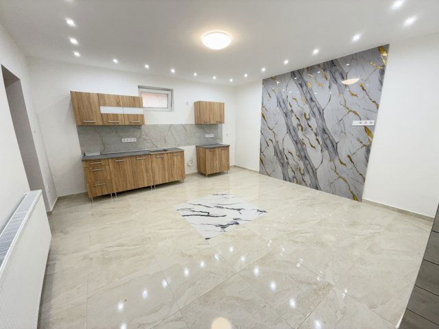 Eladó téglalakás, Pakson 47.9 M Ft, 3 szobás