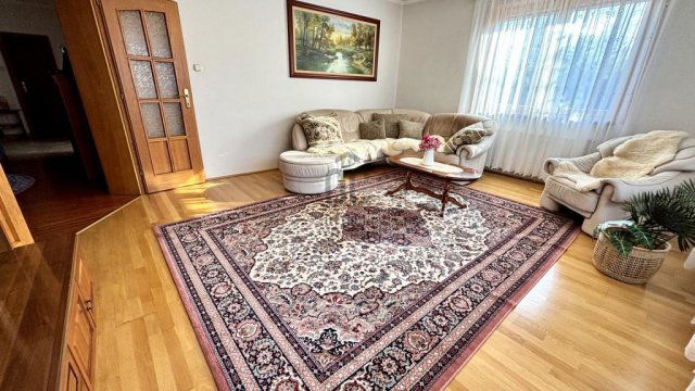 Eladó családi ház, Veresegyházon 189 M Ft, 7 szobás