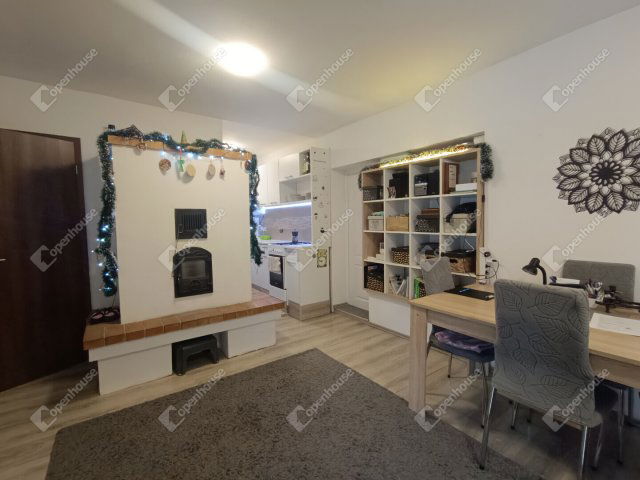 Eladó családi ház, Sopronban 105 M Ft, 8 szobás