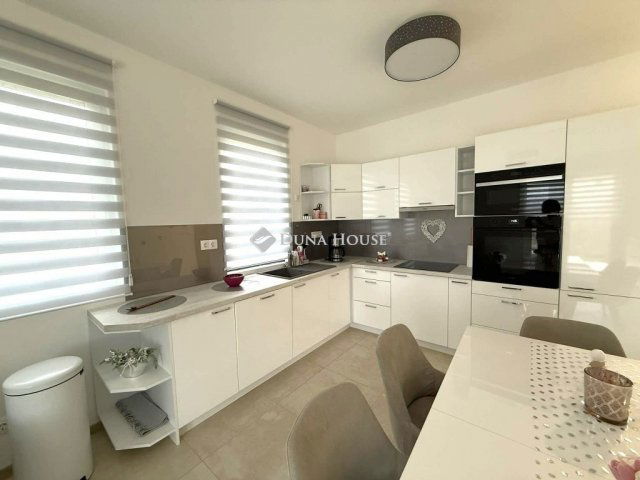 Eladó családi ház, Kecskeméten 119 M Ft, 4 szobás