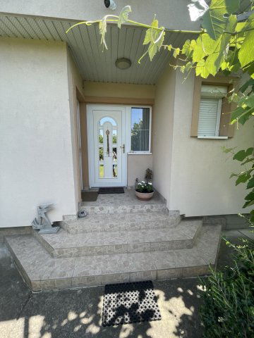 Eladó családi ház, Hegyeshalomban 89.999 M Ft, 4+1 szobás