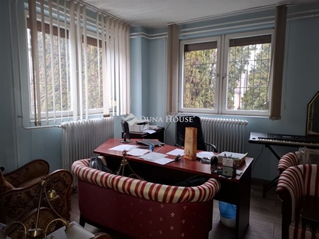 Eladó ipari ingatlan, Pécelen 299.5 M Ft / költözzbe.hu