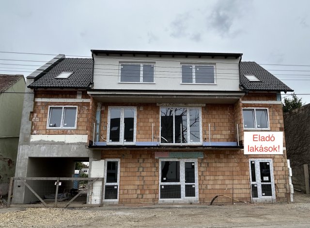 Eladó téglalakás, Csornán 37 M Ft, 2 szobás
